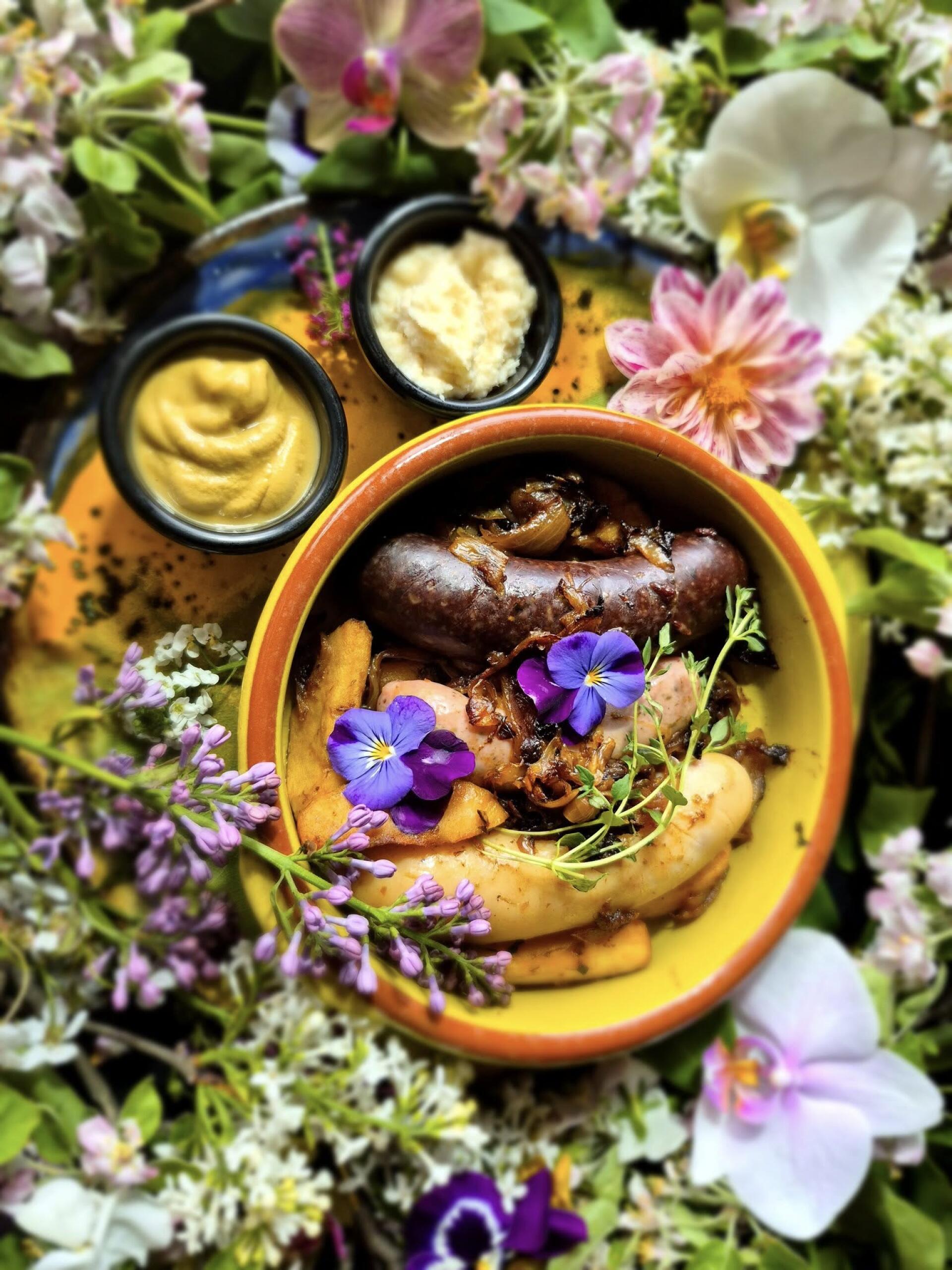 Old Polish sour soup — white sausage